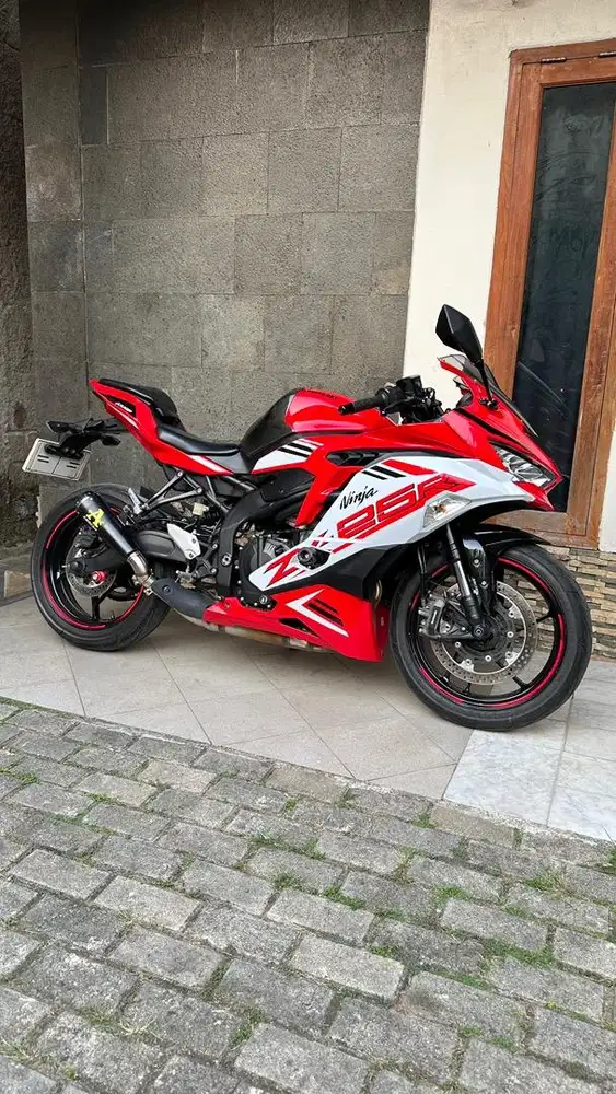 ZX25R ABS QS merah putih! Like new tahun 2022 ZX NINJA