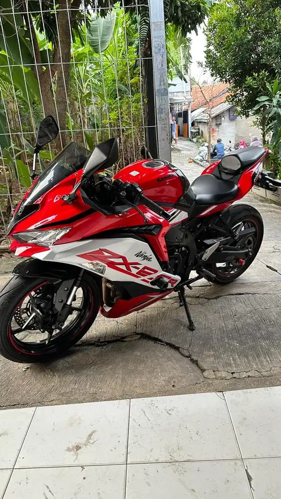 ZX25R ABS QS tipe tertinggi! kondisi mulus LIKE NEW! Ninja ZX