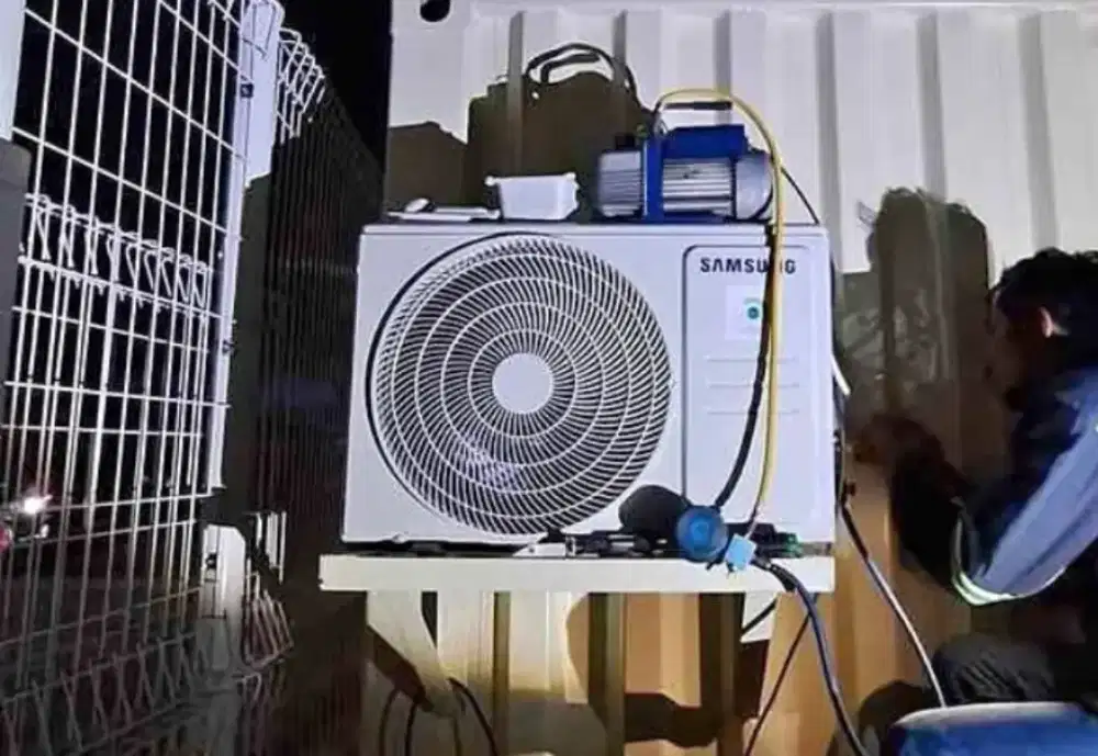 Service AC tidak dingin, bongkar pasang AC, cuci AC, tambah/isi freon