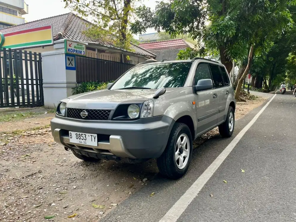 Nissan xtrail 2002 cbu japan 2.0 built up T30