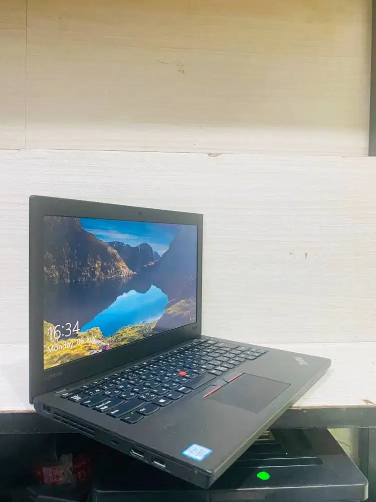 Lenovo Thinkpad X270 Intel core I5 Gen 7 Ram 4GB SSD 256GB