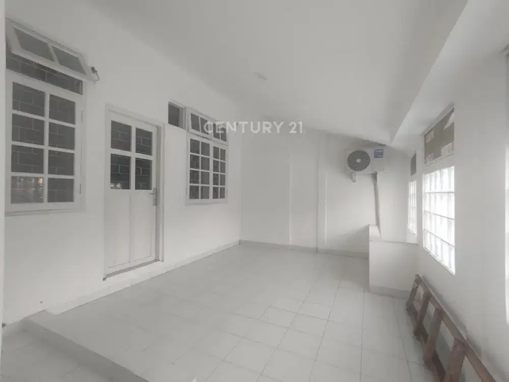 Rumah Furnished Siap Huni 2 Lantai Di Kedoya Permai Jakarta Barat