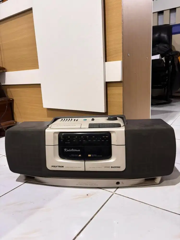 Polytron Grand Bazzoke stereo cassette recorder/radio lawas