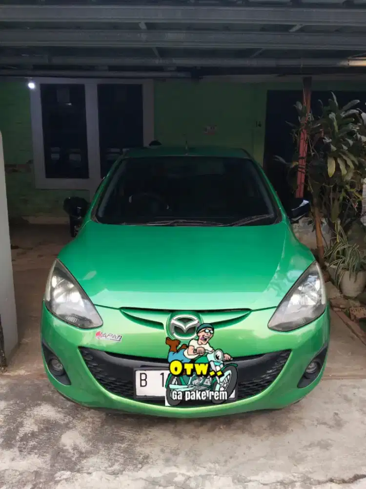 Dijual mobil Mazda 2 HB S matic 2012