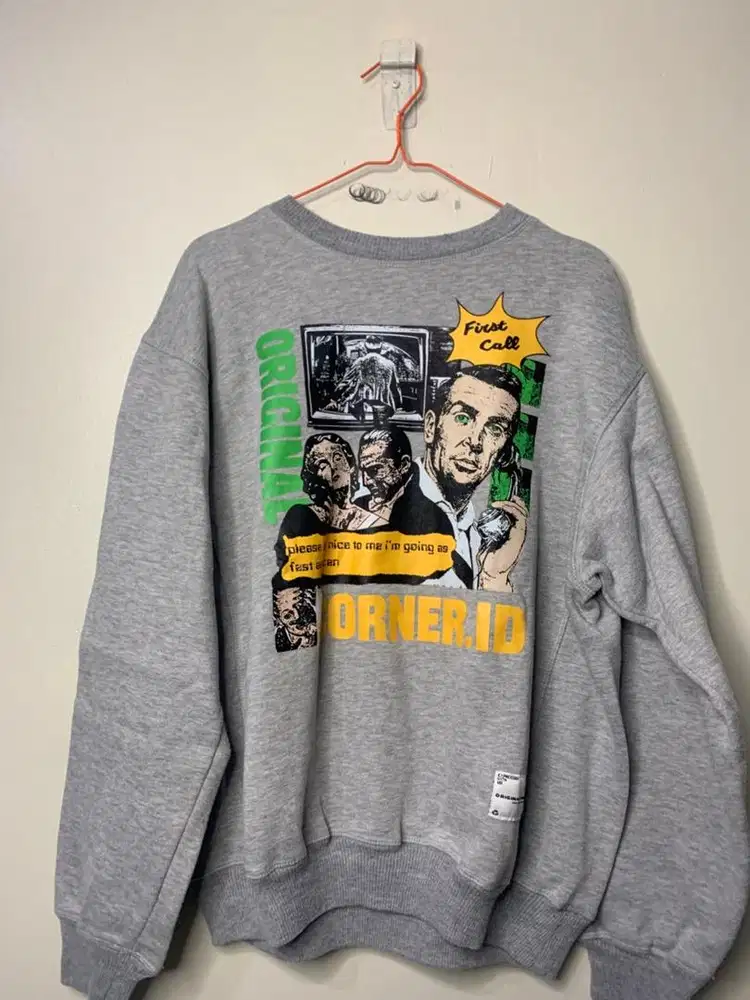 Crewneck abu abu