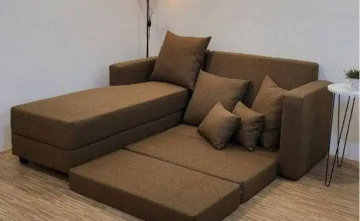 Sofa lipat cocok untuk nonton . Bisa di buat kasur juga