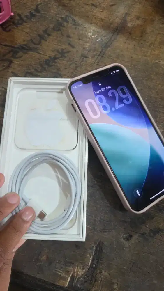 Handphone IPHONE 12