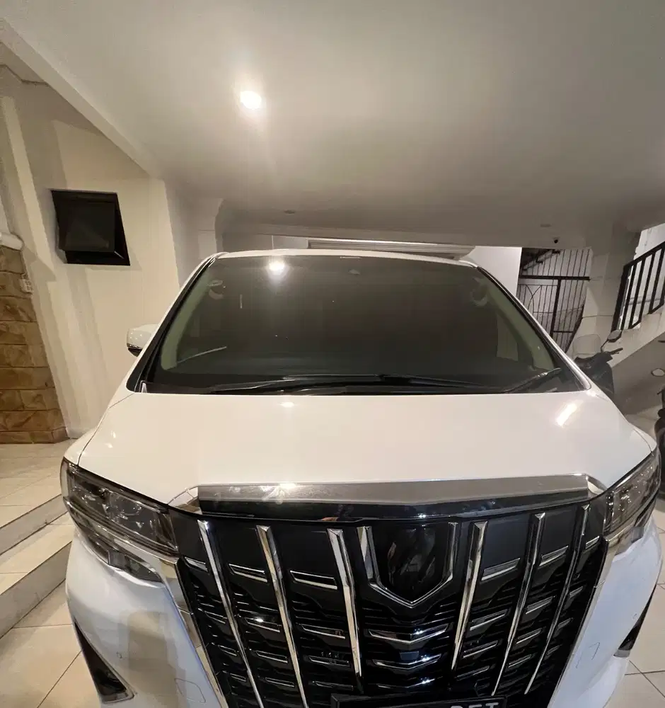 Di jual mobil alpard putih metalik