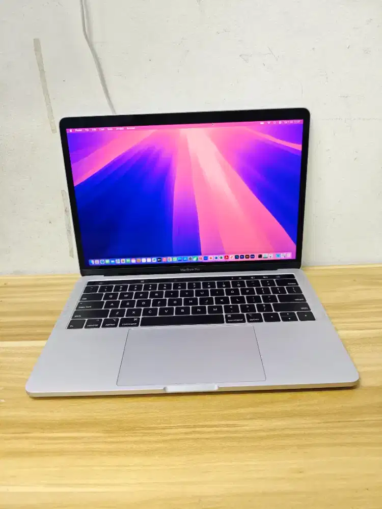 MacBook Pro 2019. Intel. Core i5. Ram 8gb. Ssd 256gb