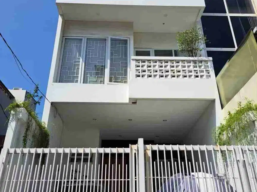 DIJUAL CEPAT RUMAH FULL FURNISH KELAPA GADING