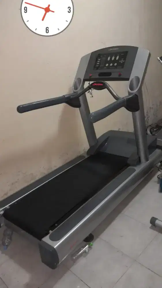Treadmill life fitness