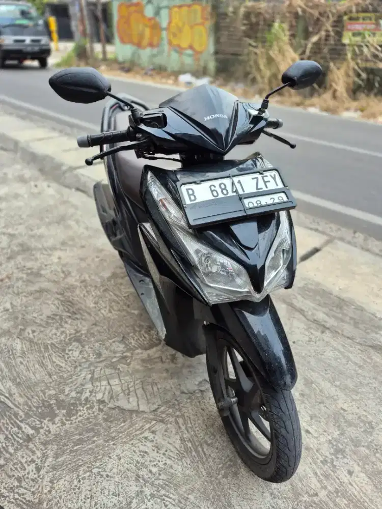 Dijual Honda Vario KZR tahun 2014 surat lengkap