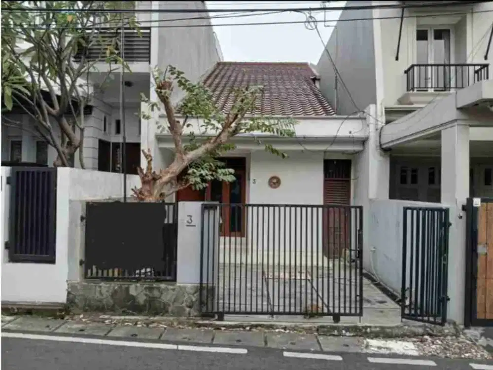 DIJUAL – Rumah 2 Lantai Strategis Dekat CBD Pejompongan Jakarta.
