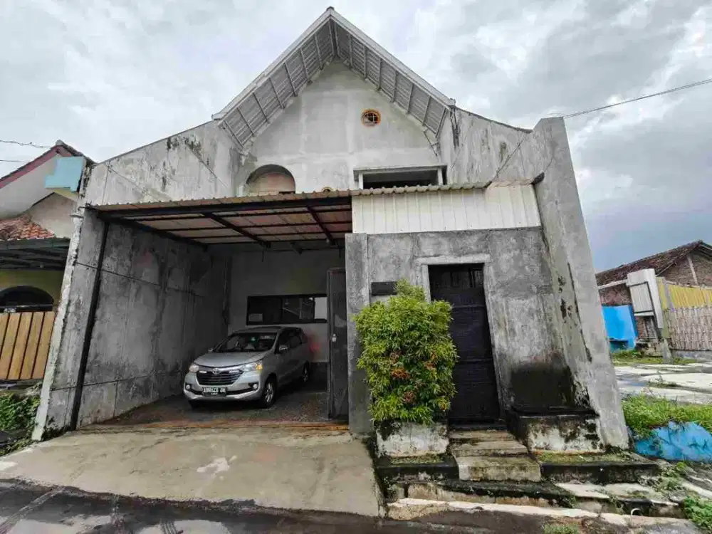 Rumah Luas 2 lt Model Industrial di Jaten