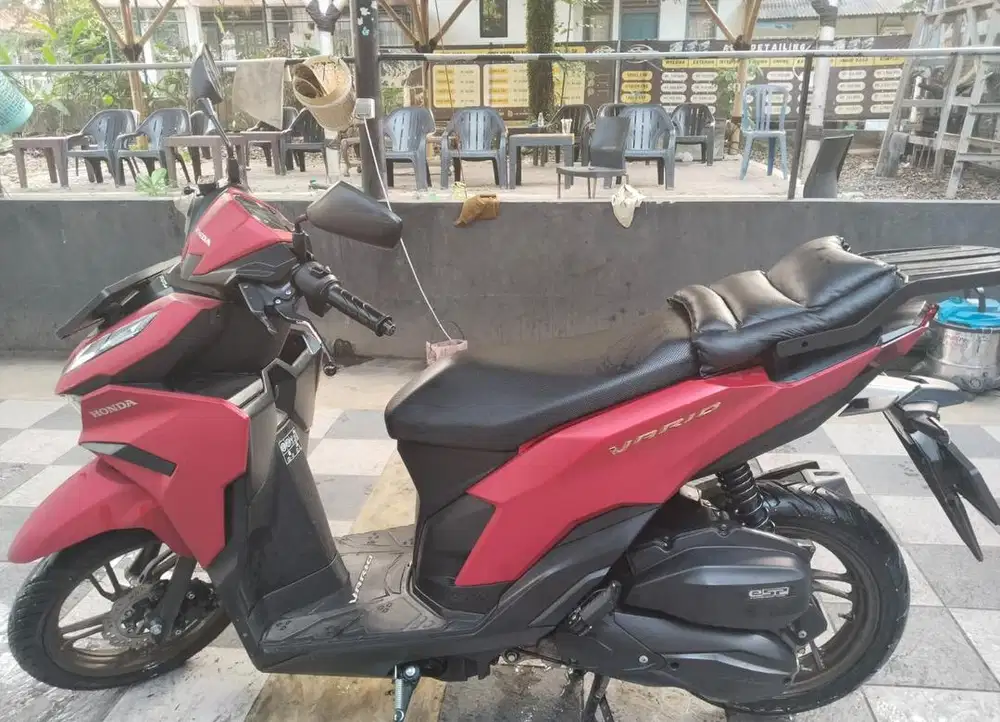 DIJUAL CEPAT MOTOR HONDA VARIO 125 MERAH