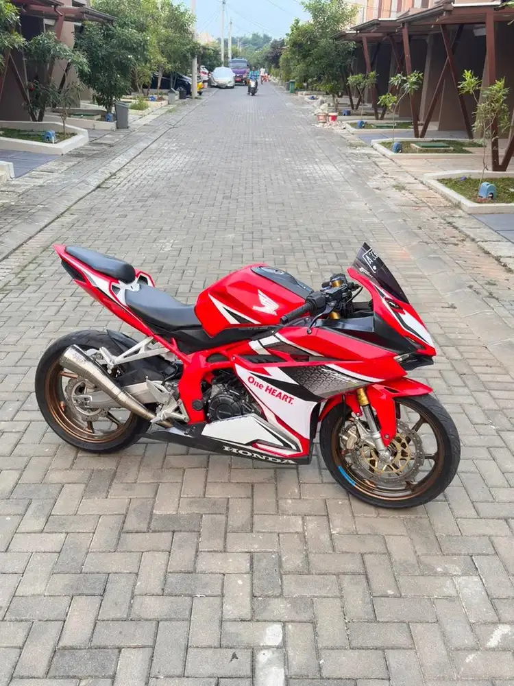 CBR 250RR 2017 Red Racing