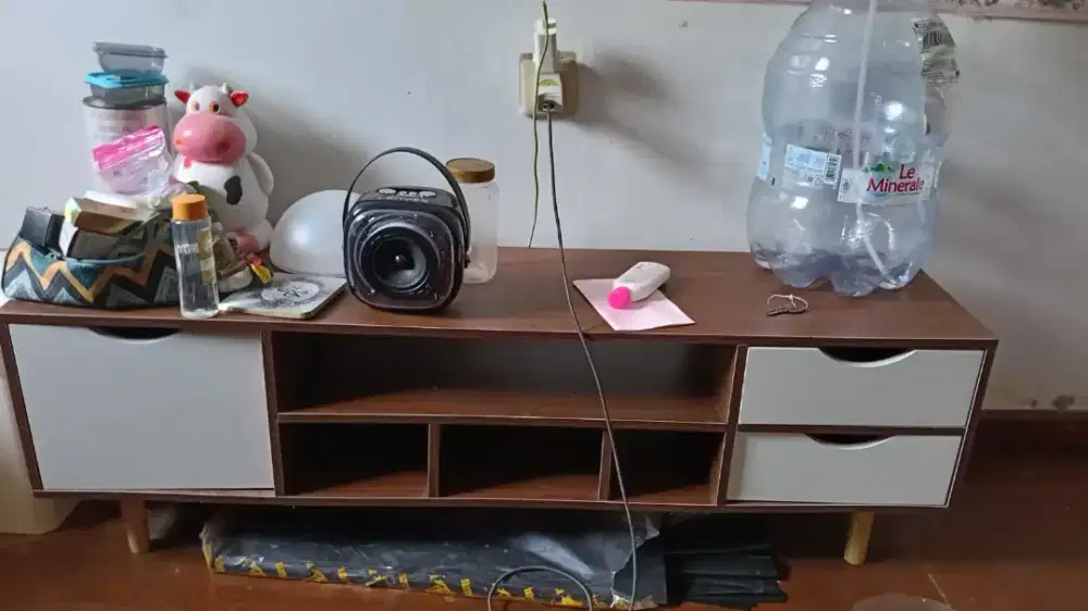 Meja tv ukuran 120x40cm no minus