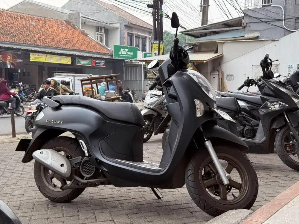 Honda Scoopy Black Prestige 2025