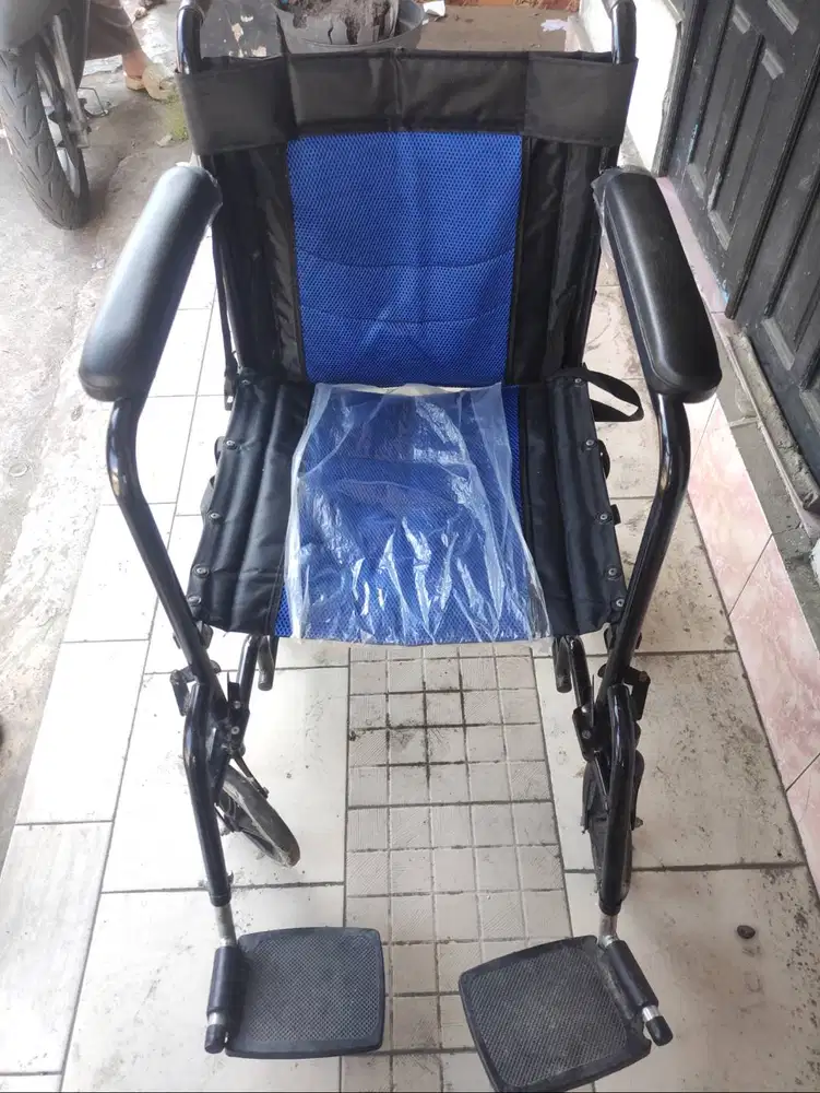 Kursi roda bekas