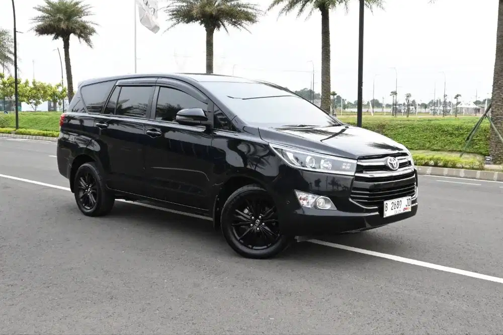 Toyota Innova Reborn 2.4 V Diesel 2019