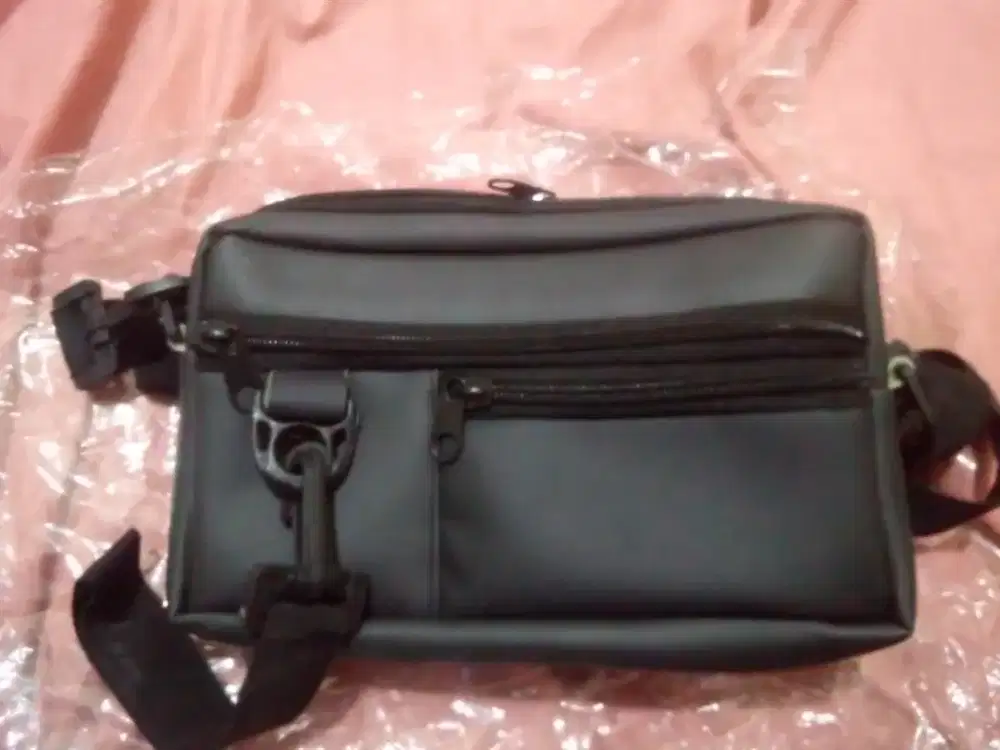 Tas kecil slempang
