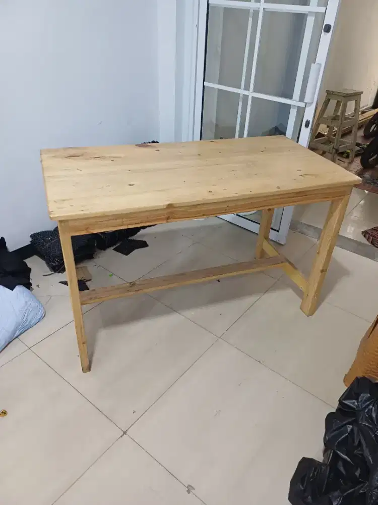 meja makan. full kayu
