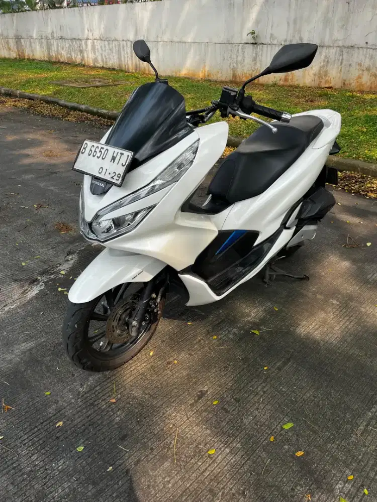 Honda PCX 150 Cbs Putih Glossy