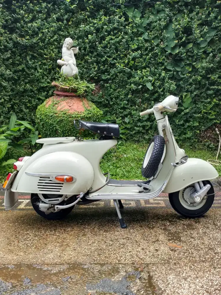 Vespa VBB 1961 France / Dolphin