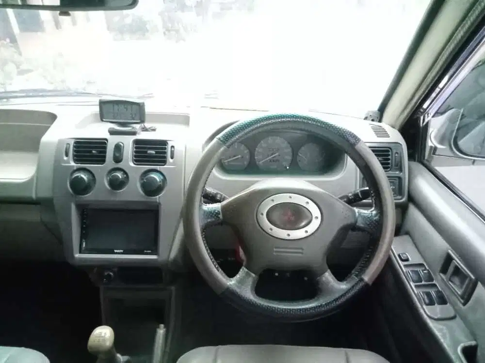 Mitsubishi Kuda 2005 Bensin