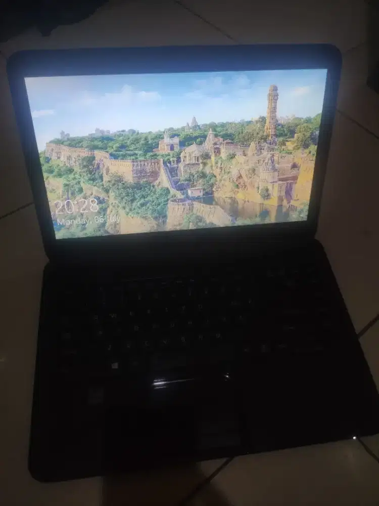 Laptop Toshiba core i3