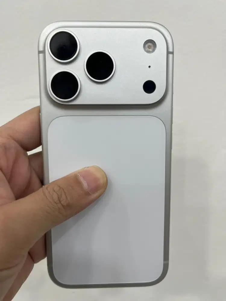 IPHONE 17 PRO 256GB SILVER BH 100 FULSET ORI GARANSI ON PANJANG