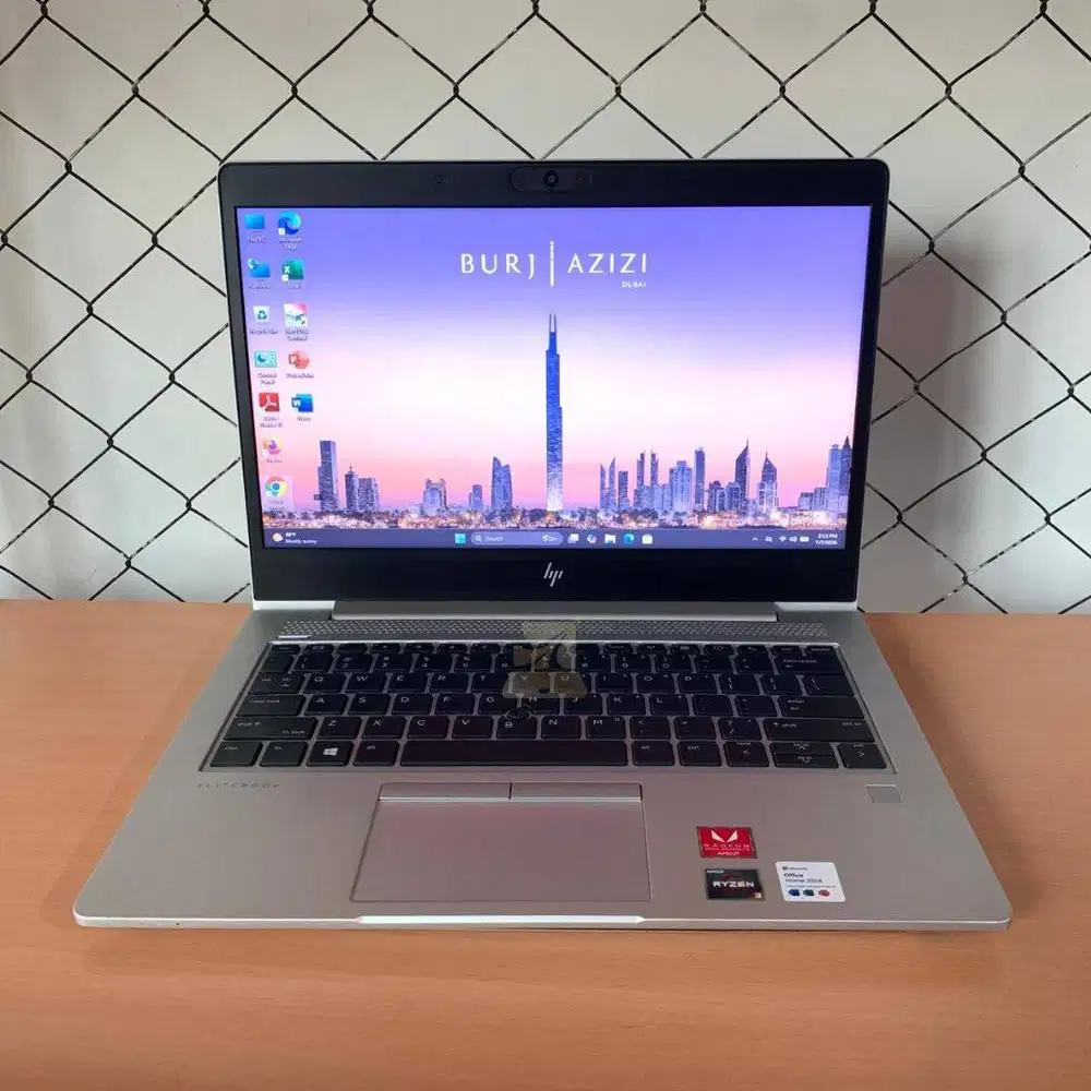 HP Elitebook 745 G5 / Ryzen 3 PRO / 8GB / SSD 128GB / Radeon Vega 6