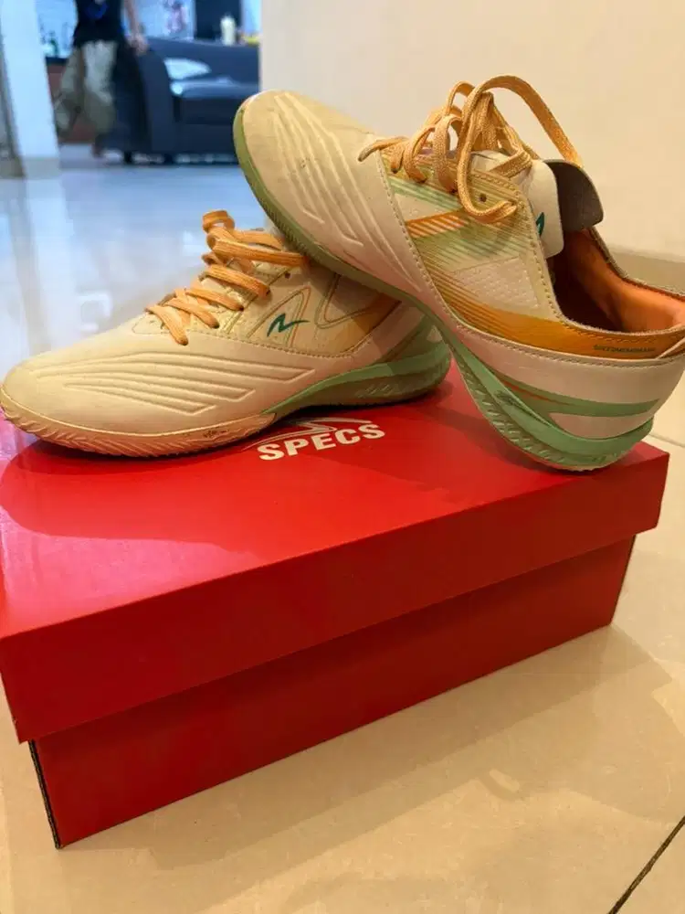 Sepatu Futsal Remaja Ukuran 38