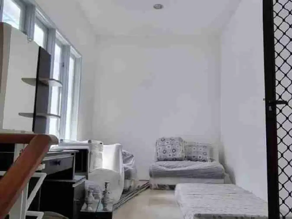Dijual Rumah Terawat Pakuwon City 2 Lantai