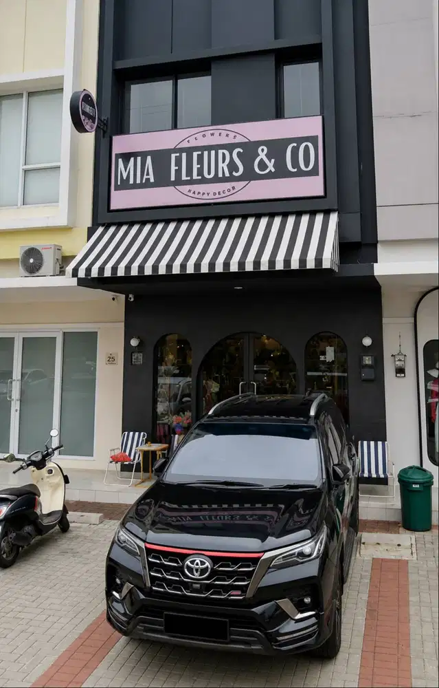Sentuhan Elegan pada Hunian dengan Kanopi Kain Awning