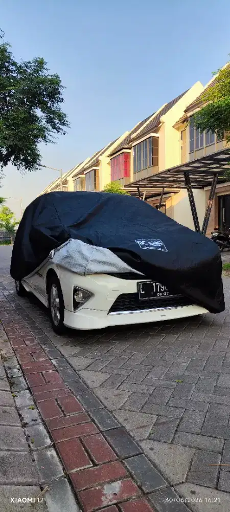 Sarung mobil 4 layer baru
