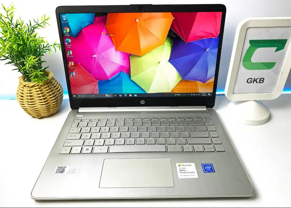 Laptop HP 14s Ram 8gb Ssd 256gb Fullset Super mulus Like new
