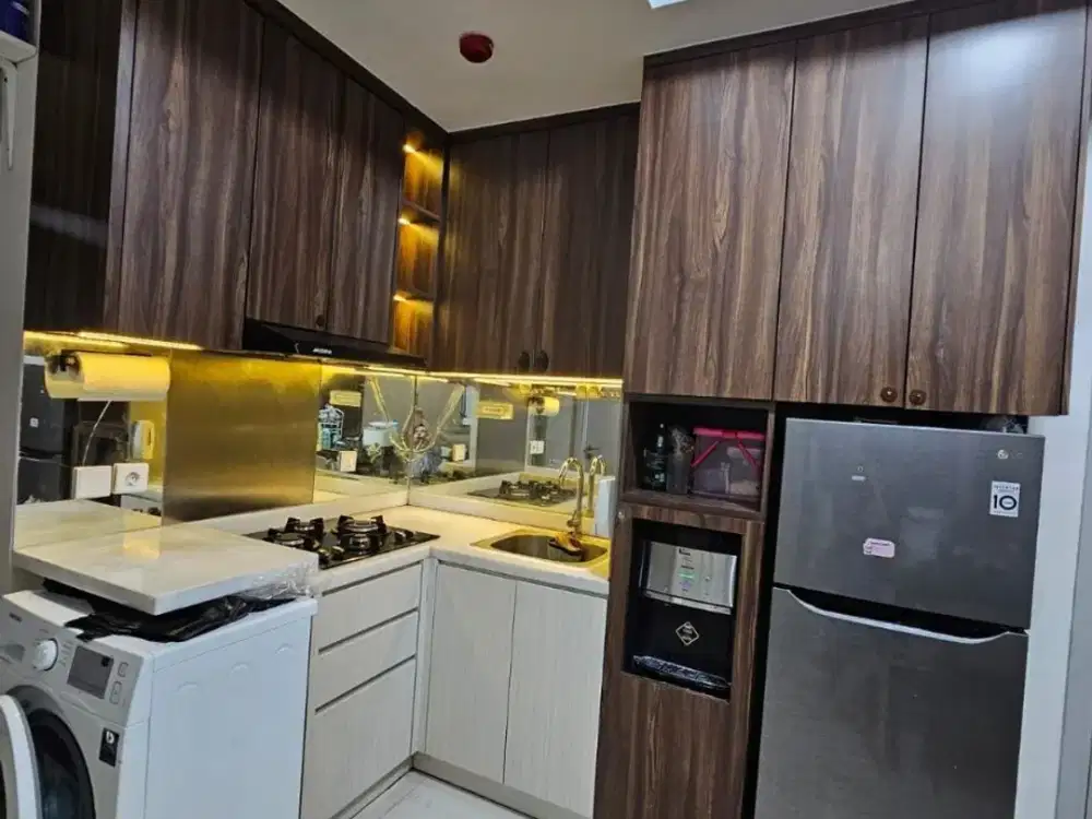 DIJUAL APARTEMEN GRAND SUNGKONO LAGOON TOWER CASPIAN LANTAI 11 FULL FURNISHED - SUITE CORNER