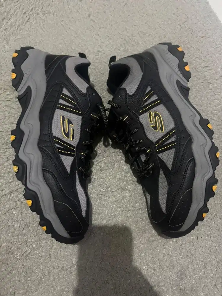 Sepatu Skechers Tracking Size 45,5 Preloved