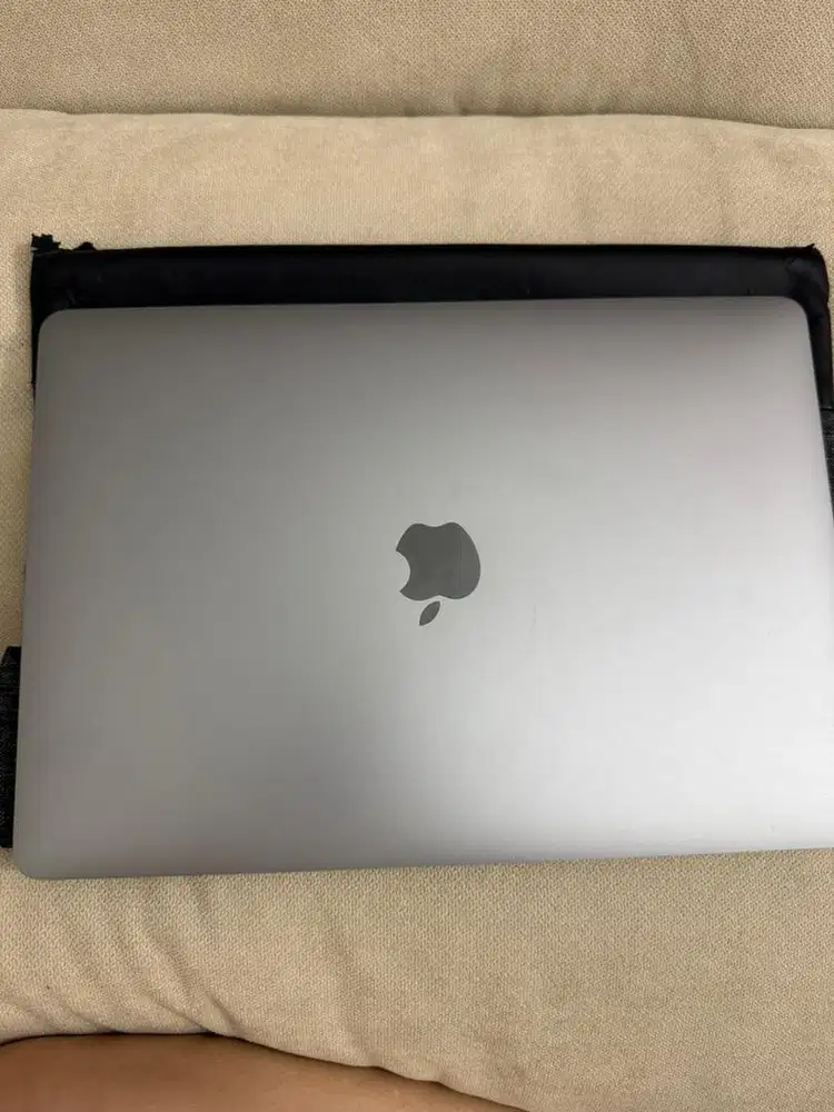 Macbook air kondisi seperti baru