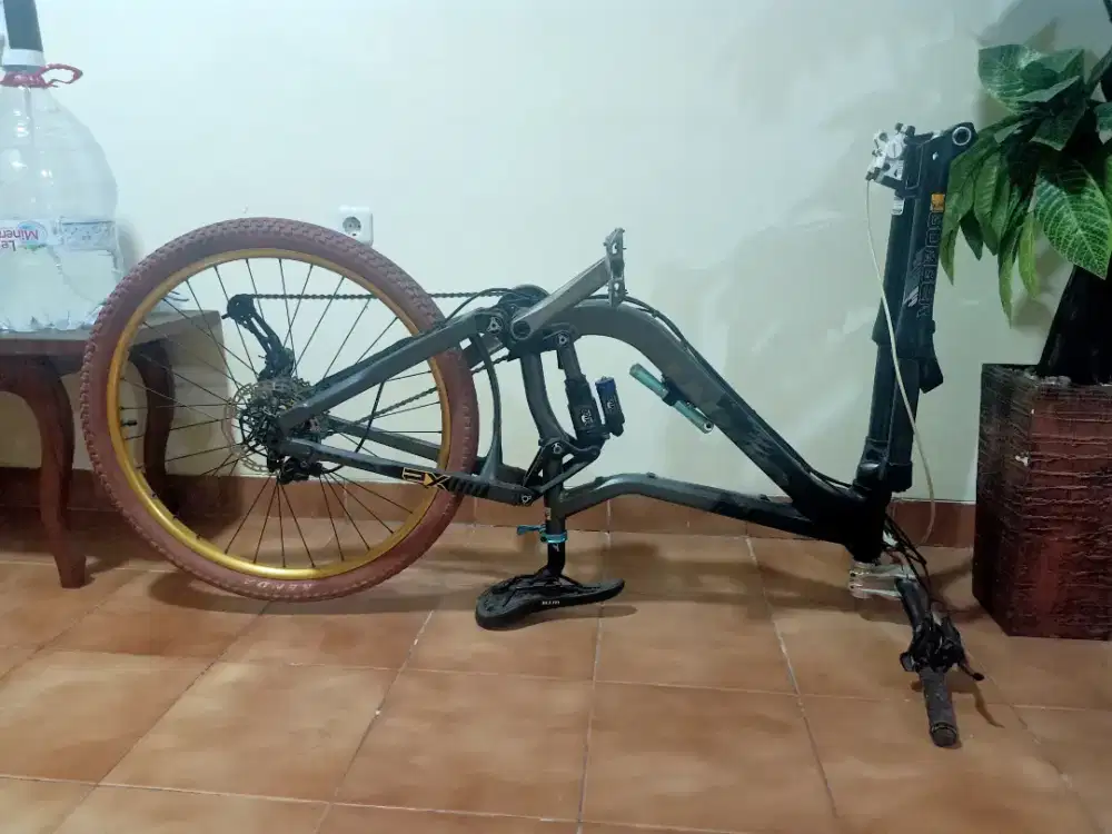 Di jual giant aluxx sl fluidform