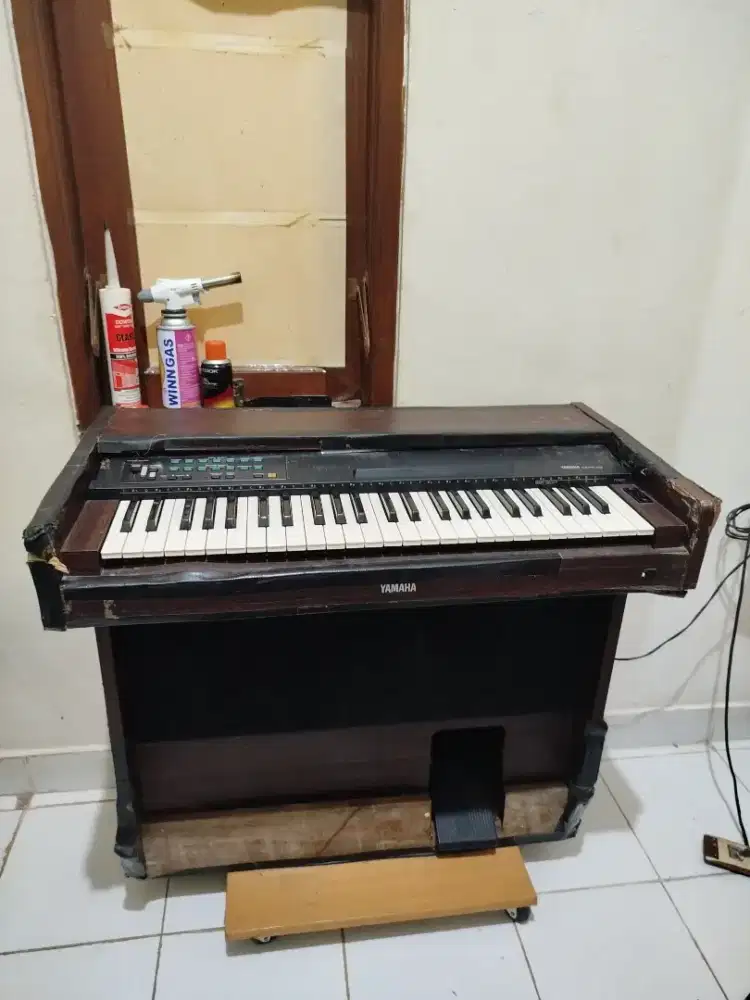 Piano Yamaha  normal. Minus body