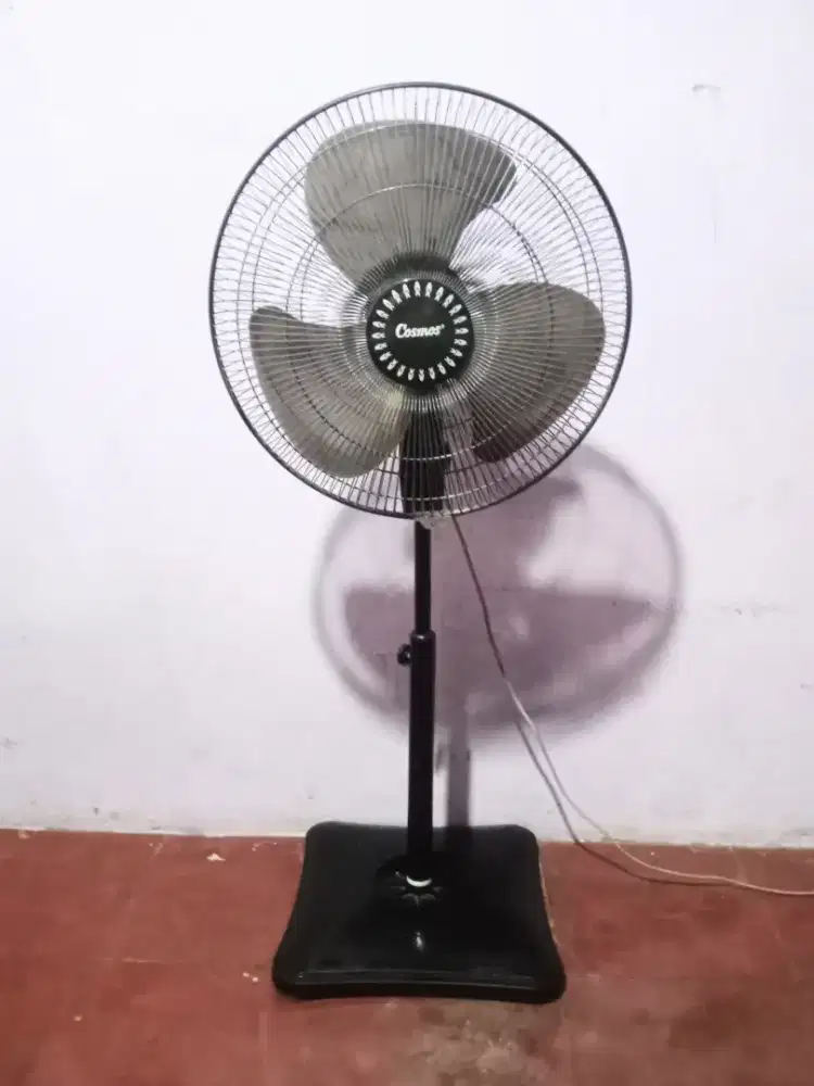 KIPAS ANGIN STAND 16 INCI MERK COSMOS MANTAP SIAP PAKAI.
