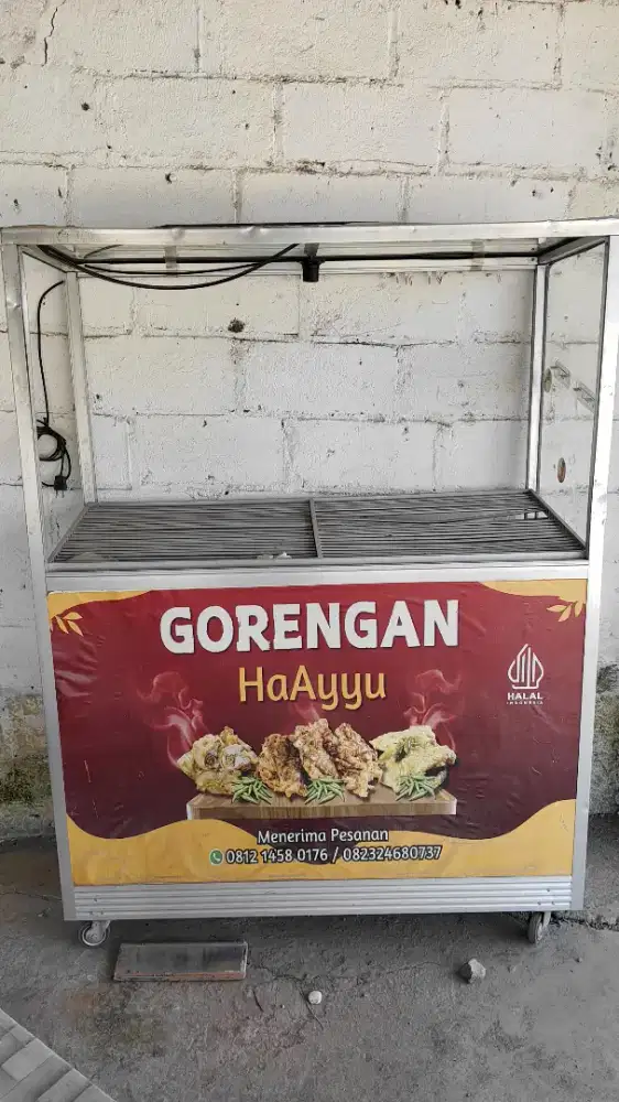 Etalase gorengan dll