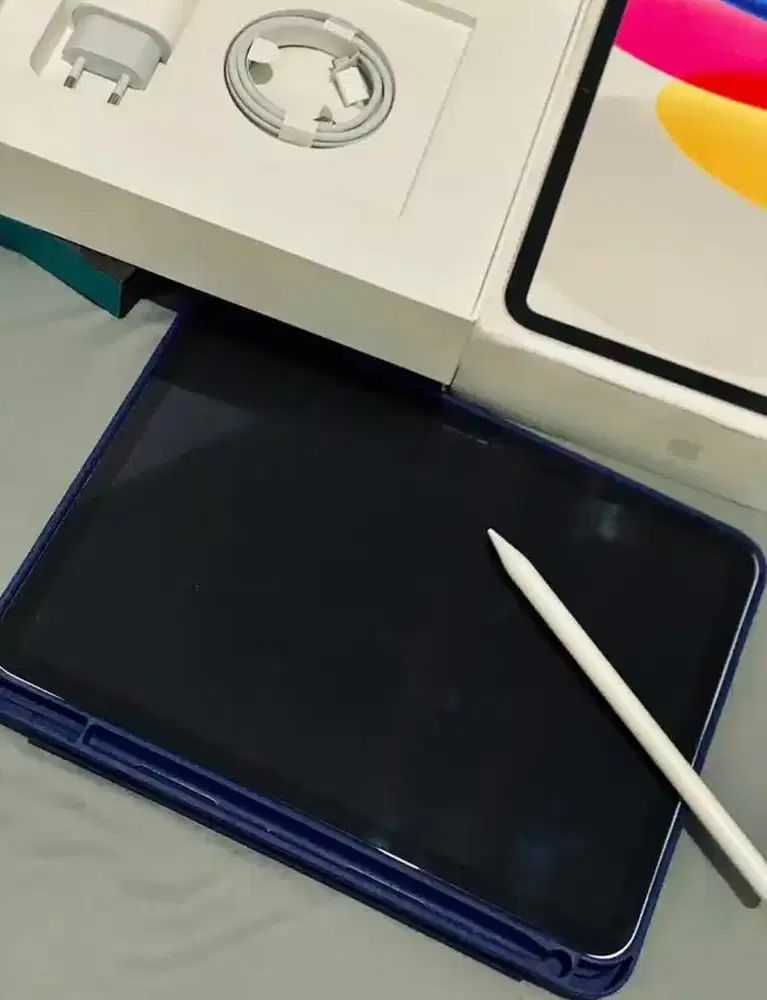 SALE Ipad Gen 10 Second Like New + Pencils mils sensitive