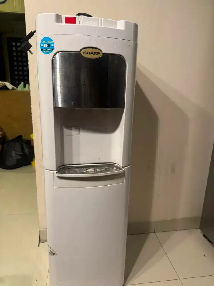 Dispenser sharp
