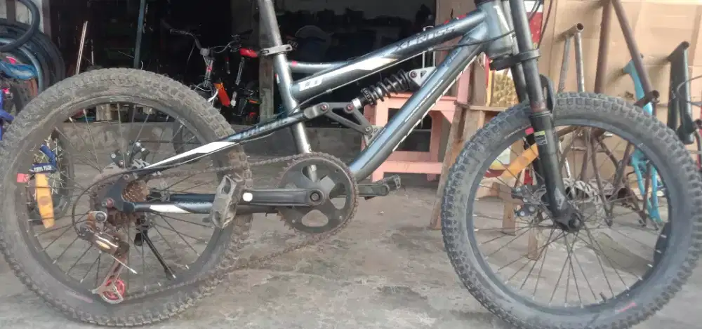 Sepeda BMX Pacifik xcroos.lingkar 20