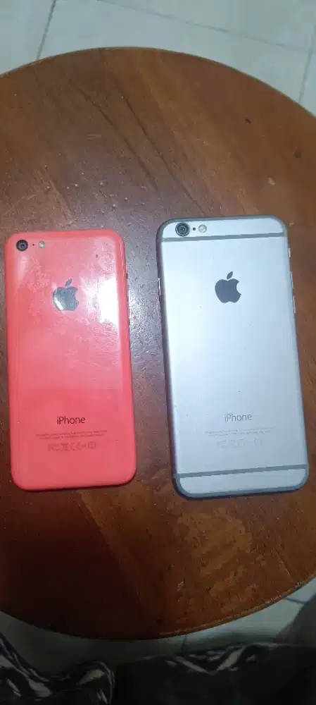 Mau nawarin hp iPhone 5c dan iPhone 6
