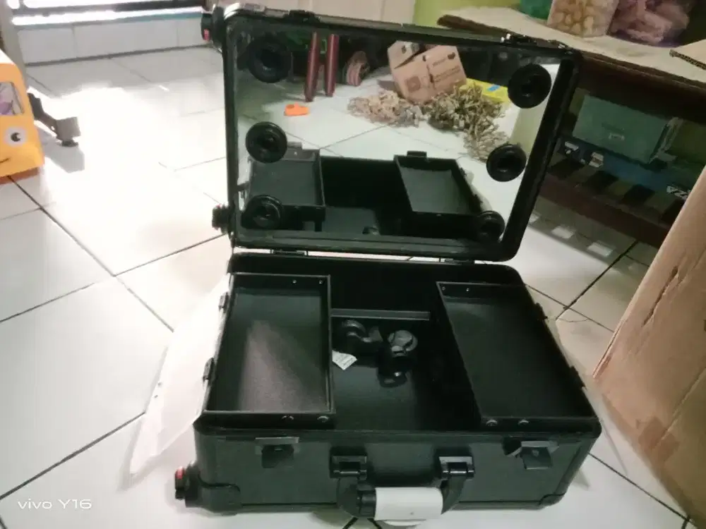 Koper kosmetik / Beauty case