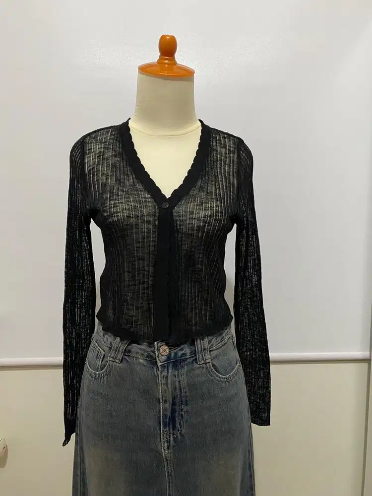 Gardigan hitam tipis lucu
